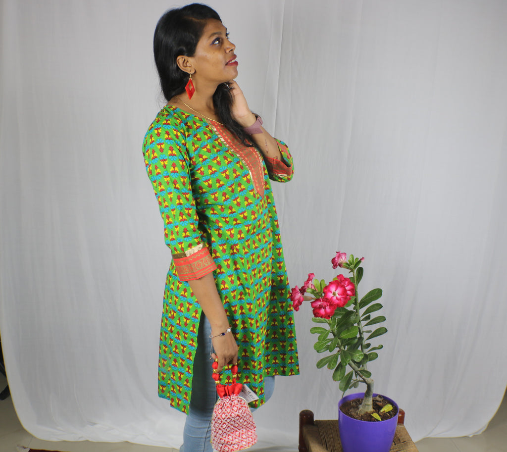 TLFABk-0009c/Block Print /V neck/Long Kurtis