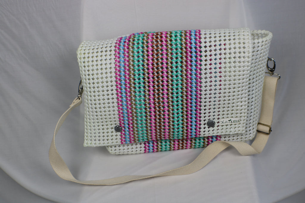 Skillfully Crafted Sleek laptop bag/folder for professionals-Code 007