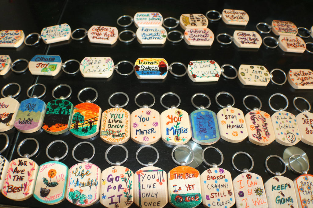TLDIY-004c/Wooden and painted Key Chains