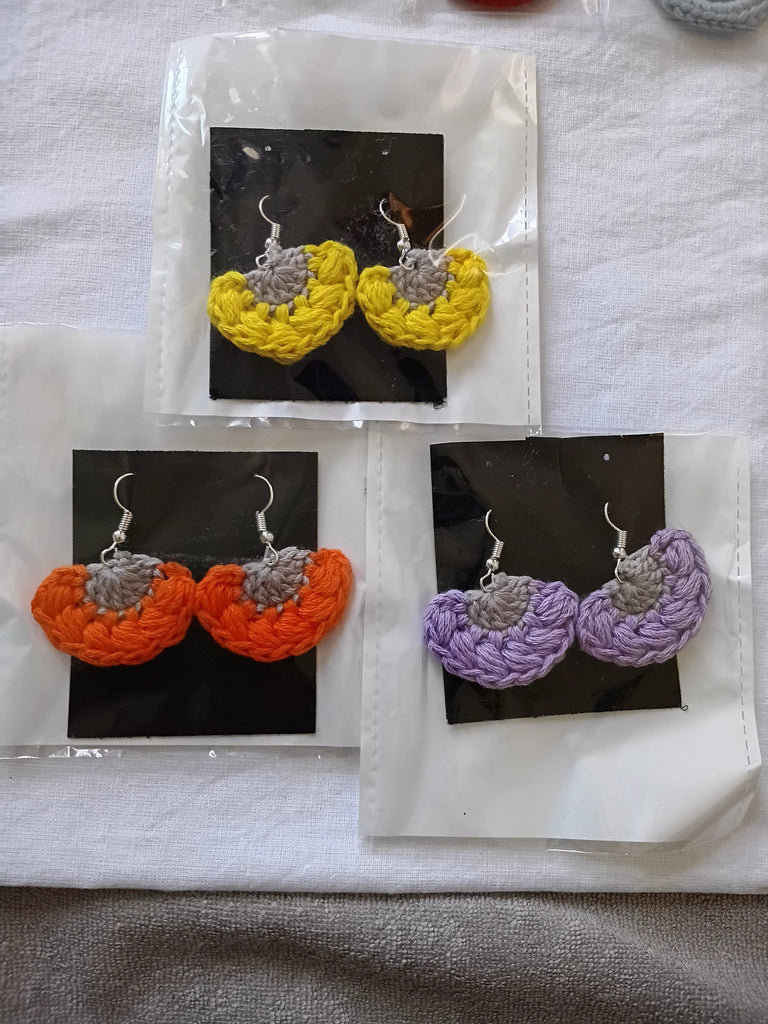 TLCER-004/ Half Moon earring