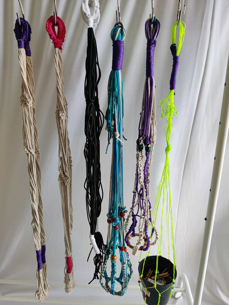 TLM-002/ Macrame pot hanging