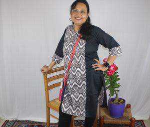 TLFABk-0005c/Ikkat Print-Black Long Kurtis