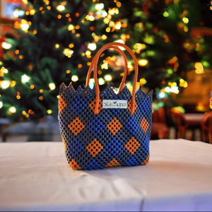 TLBAS-0010/Elegantly Crafted Vangi cross-knot design basket