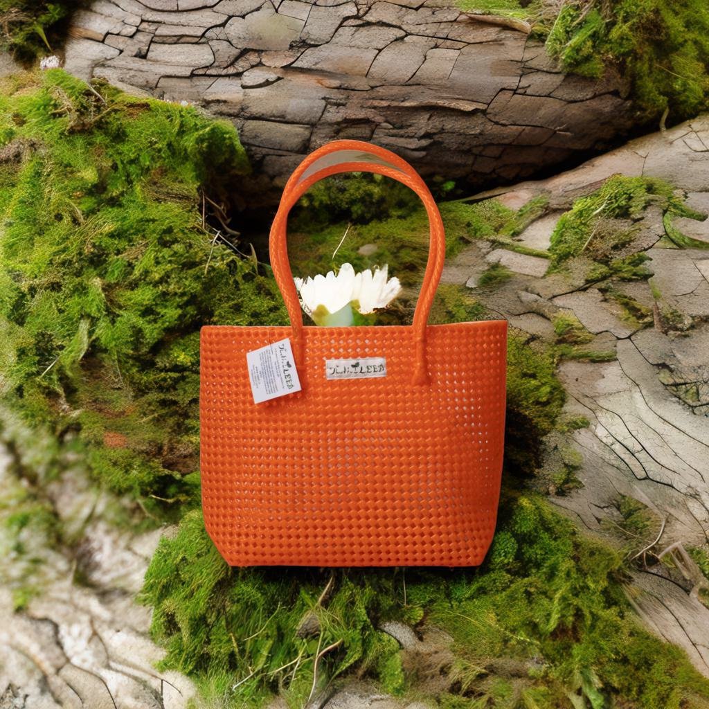 TLBAS-004/Handcrafted Elegant single colour basket with optional lining