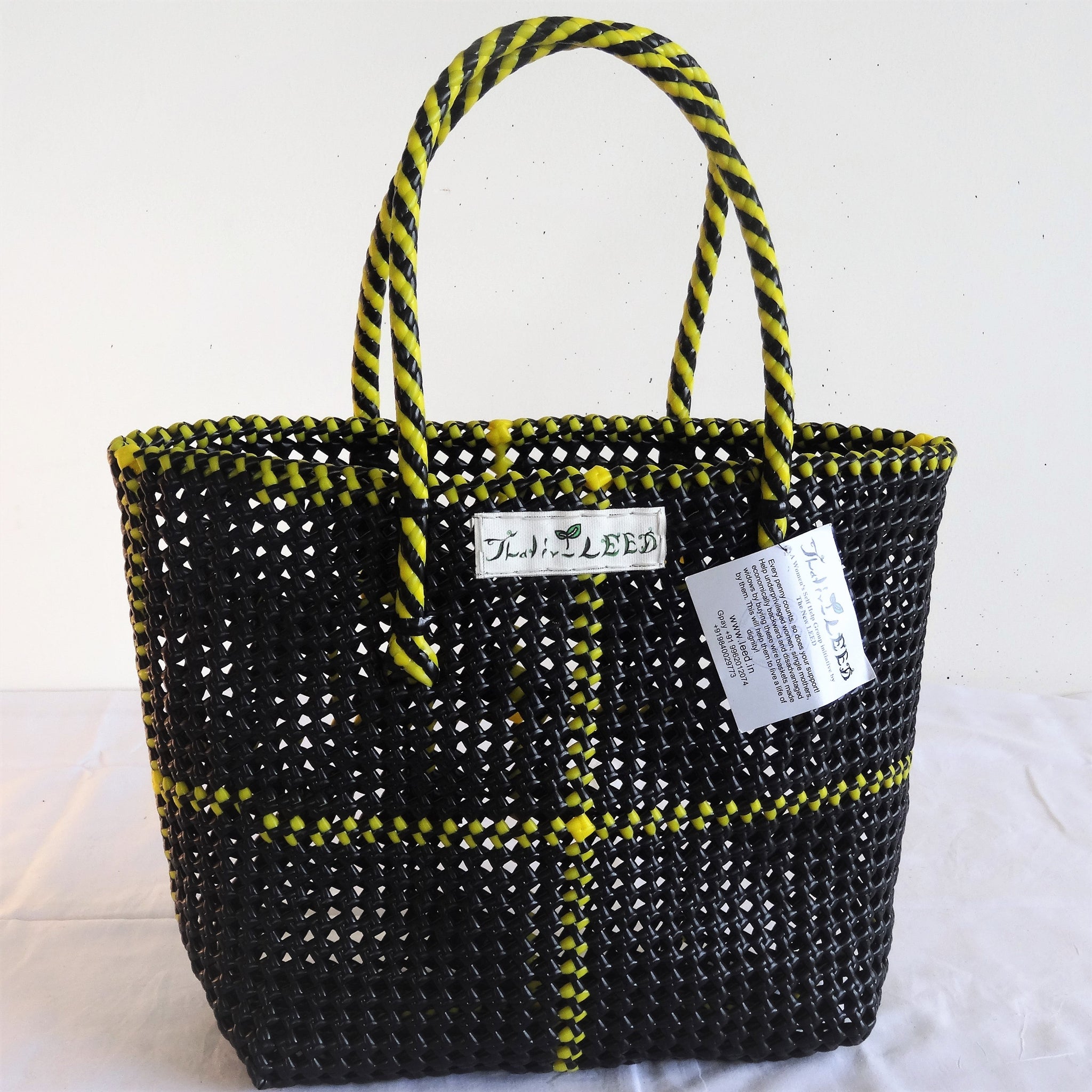 TLBAS-0032/Malligai Crossed-Colour Basket - Thalir Leed®